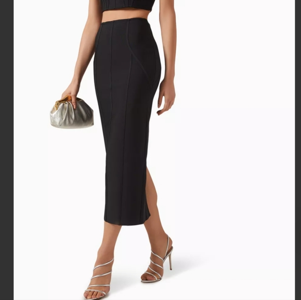 Elliatt Black Rose Bandage Midi Skirt